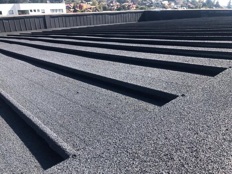 Comparativa entre productos de impermeabilización para techos industriales
