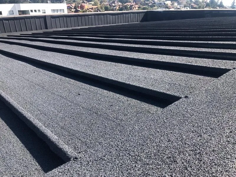 Techo terminado con membrana líquida de caucho proyectado continua sin traslapos